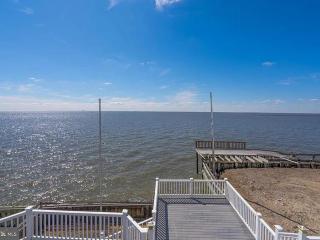 Waterfront Delaware Bay Escape - 1