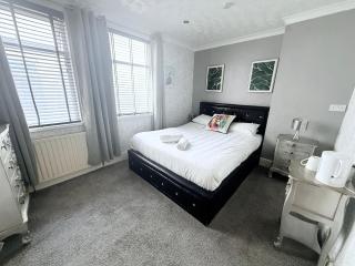 Cherish Lewis Hotel- Hull Road, Blackpool Central - 7
