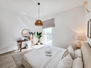 Trendy 1BR Yas Island - Urban Stylish Escape - 1