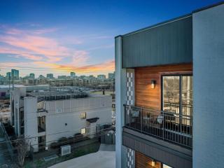 The Outlaw in Downtown Nashville by Nautical Properties - 6