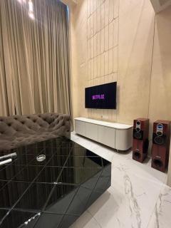 Luxury duplex with pool view in Gurugram stay - 6