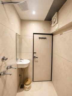 The Bodhi Luxurious stay near Ghat - 1