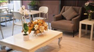 Nevv City Hotel - 4
