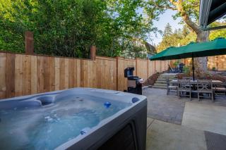 Emerald on Orchard – Luxury Eugene Vacation Rental Near UO home - 0