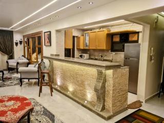 RD Served Apartment 3-Bedroom Dokki - Ideal Location Downtown Cairo - Cairo - 6