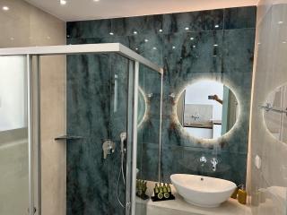 Goldeneye luxury Suites - 5