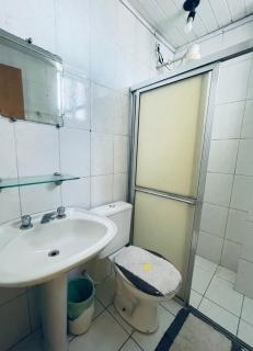 Quarto, sala, cozinha e banheiro - 2 minutos da praia do porto da barra - ar condicionado - 9