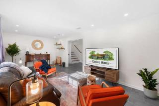 Outdoor Projector, Arcade, Fire Pit, 2 Car Garage, 2 Living Rooms - 9