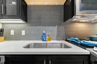 Finest and Premium Richardson CityLine Unit One bed One bath - 3