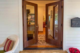 Walk to Square and U of A | Historic Home - 8