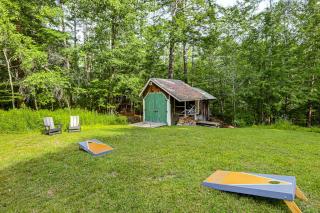 Deck & Fire Pit: Cottage Near Monadnock State Park - 2