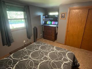 Updated ranch close to Lambeau, Resch, & Titletown - 6