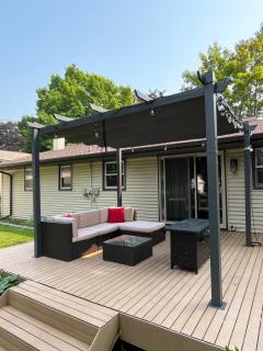 Updated ranch close to Lambeau, Resch, & Titletown - 4