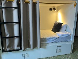 Club 27 - Hostal, Cafe & Spa - 8