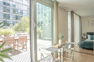 Modern Luxury City Centre Apartment Prime Location - 1