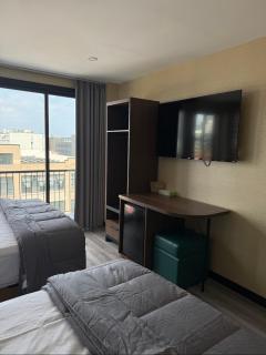 Skylux Hotel - Long Island City - 5