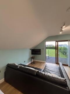 Private First Floor Guest suite with balcony - 5