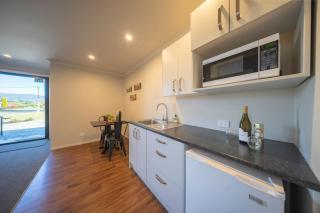 Dusky Mustering Unit - Te Anau Holiday Home - 2