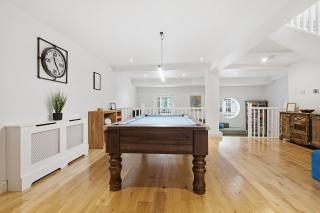 6BR Triplex | Pool Table | Rooftop Garden - 1