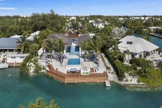 Aqua Solis Villa - 8