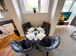 Stunning 2-Bed Retreat in Central Glasgow - 4