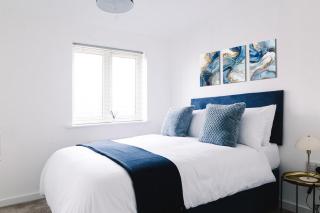 Spacious 4 Bed - Sleeps 6 - Private Parking - Contractors - 7