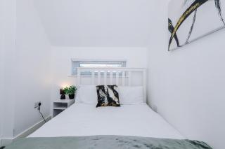 Boutique Home MCR with Games Table, Sleeps 9 - Manchester - 1