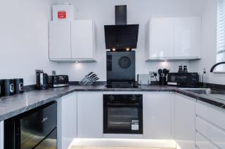 Boutique Home MCR with Games Table, Sleeps 9 - 4