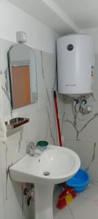 Xhaferaj Apartment 30 m vom Strand - 5
