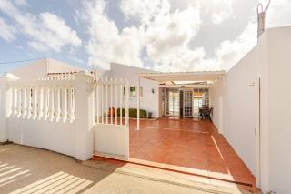10 min walk from the Beach - 3