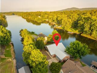 Cape Hamilton | Game Room, Hot Tub, Lakefront - 3