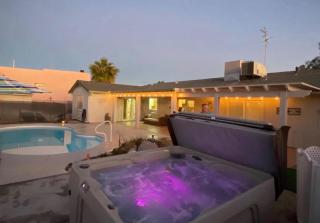 Jacuzzi Pool Home & Casita WiFi AC TVs RV Boat parking - 9