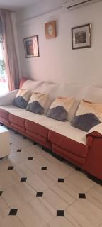 apartamento cerca playa ,estación tren y garaje gratis en finca - 2