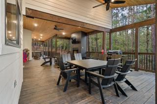 Broken Bow Cabin with Hot Tub and Game Room - 6
