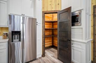 Broken Bow Cabin with Hot Tub and Game Room - 1