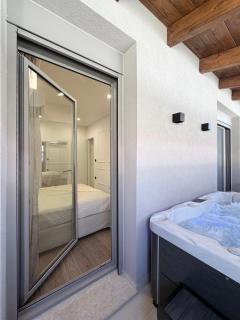 EROS & PATHOS Suites - 5