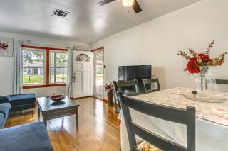 4 Mi to Sabine River! Extended Escape w/ Yard - 3