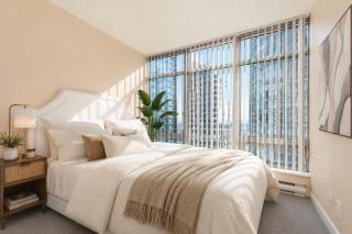 Central Yaletown 2 Bedroom Suite Close to Canada Line - 4