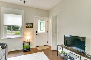 Cedar Pines Lake Views! Charming Waterfront Home - 5