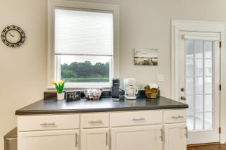 Cedar Pines Lake Views! Charming Waterfront Home - 1