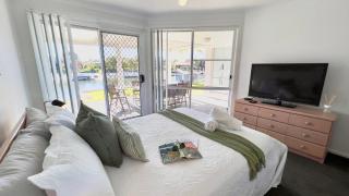 Anchorage Waterfront Unit In Yamba - 2