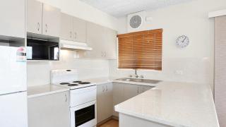 Banksia Court 4 - 6