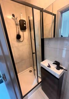 Modern Studio Apartment for 2 Near Brixton, Clapham andCentral London - 2