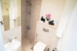 Elegant 2BR Jade Serenity in Masdar City Retreat - 4