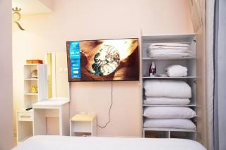 Elegant 2BR Jade Serenity in Masdar City Retreat - 2