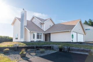 Oceanview Coastal Retreat with Hot Tub - 5
