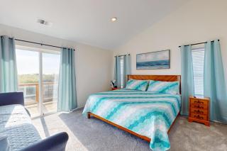Oceanview Coastal Retreat with Hot Tub - 3