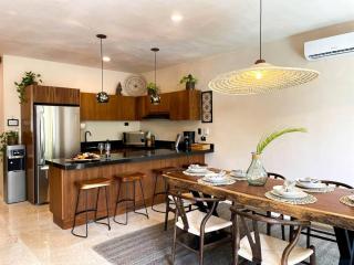 Luxury Oasis! 2 poolsPrivate & SwimupFREE extras - 5