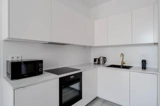Blueground Vršovice furnished dining area PRG-13 - 7