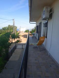Apartments with parking space Prizna, Senj - 27894 - 2